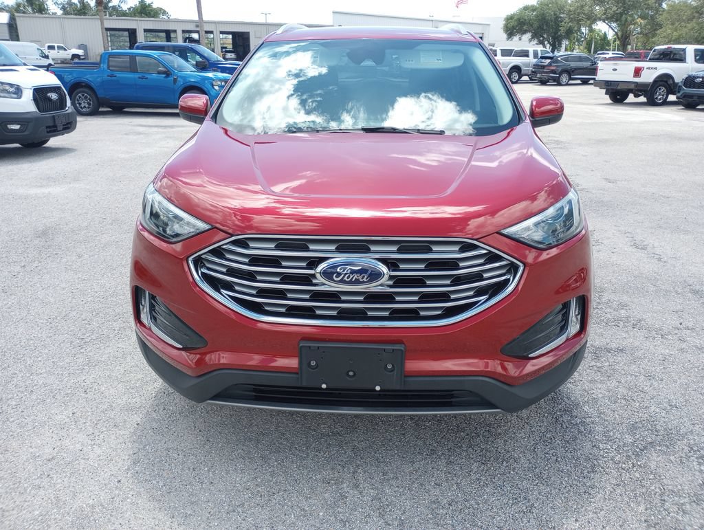 Certified 2022 Ford Edge SEL w/ Convenience Package AWD/4WD image 2