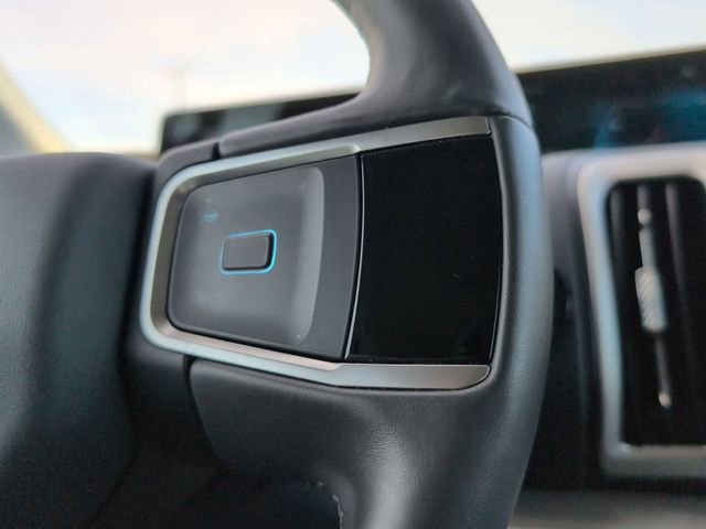 Certified 2025 Ford Expedition Active image 24