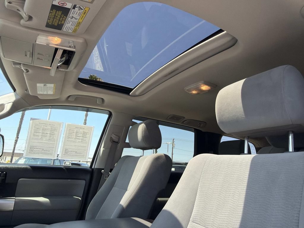 Used 2019 Toyota Sequoia SR5 AWD/4WD image 25