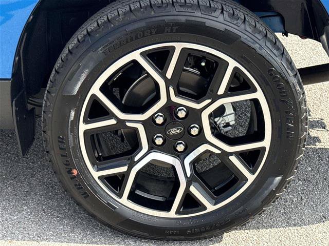 Certified 2025 Ford Maverick Lariat AWD/4WD image 9