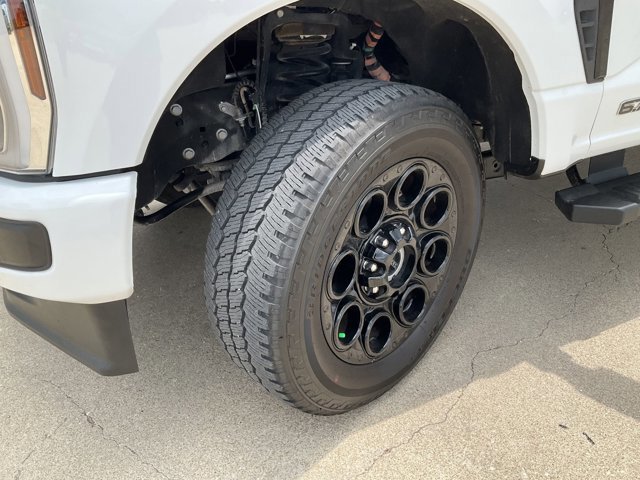 Certified 2025 Ford F250 XLT w/ Black Appearance Package AWD/4WD image 24