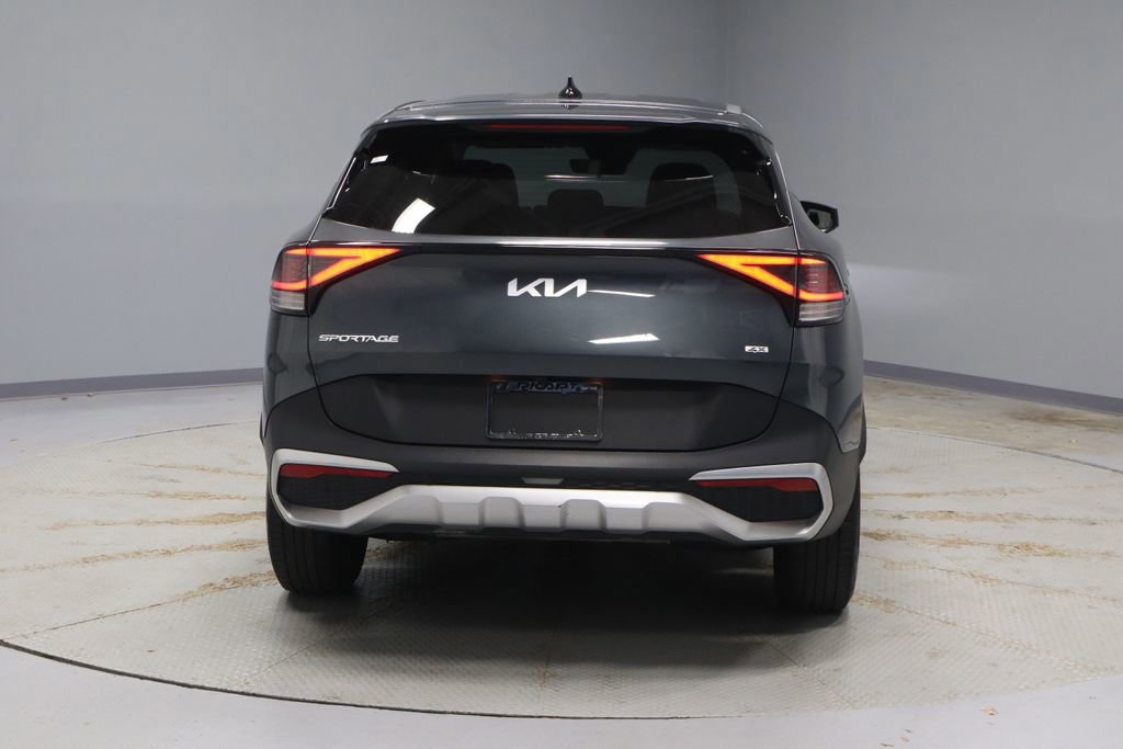 Used 2025 Kia Sportage LX AWD/4WD image 4