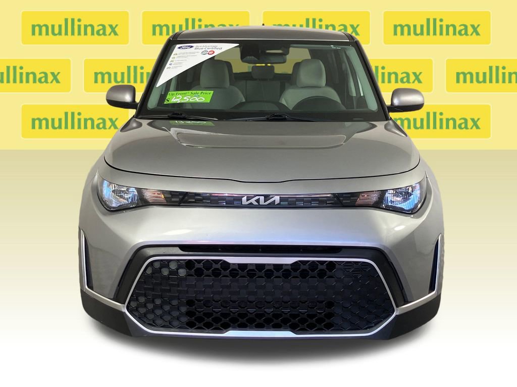 Used 2023 Kia Soul LX w/ LX Technology Package image 8