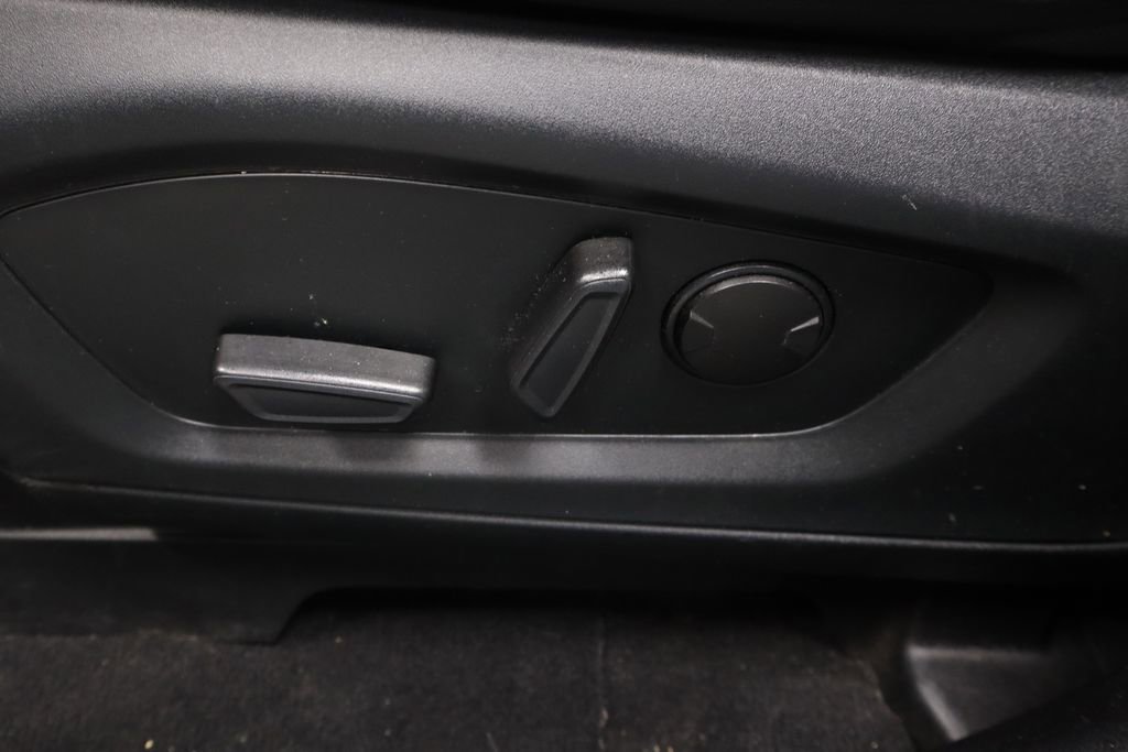 Certified 2020 Ford Explorer XLT w/ Equipment Group 202A image 24