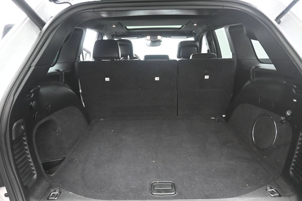 Used 2019 Jeep Grand Cherokee High Altitude RWD image 2