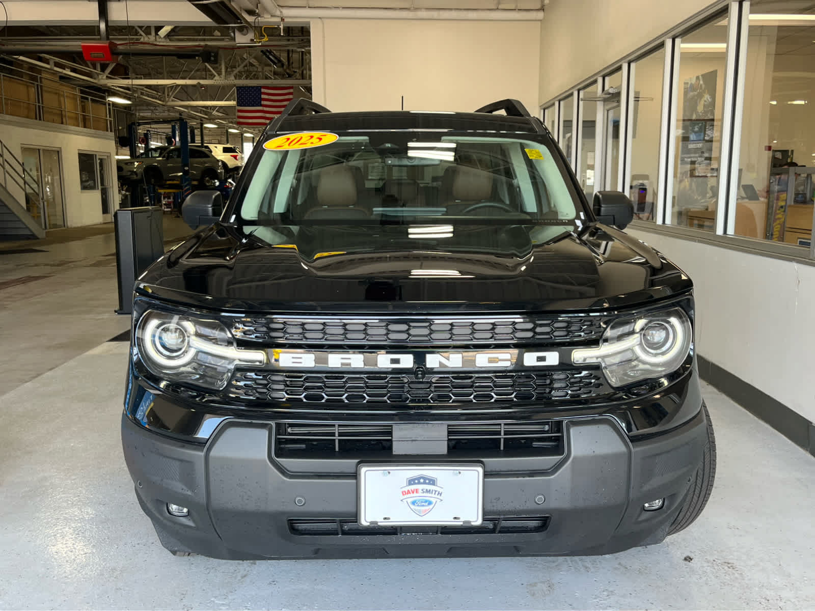 Certified 2025 Ford Bronco Sport Outer Banks w/ Outer Banks Tech Package+ AWD/4WD image 3