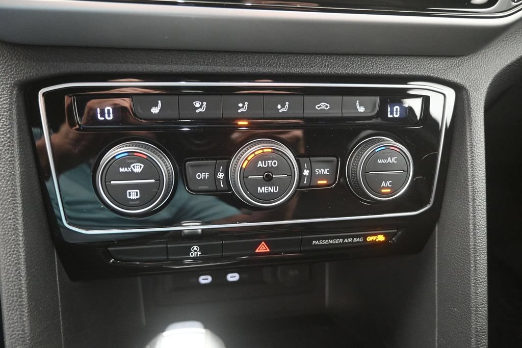 Used 2023 Volkswagen Atlas Cross Sport SE AWD/4WD image 9