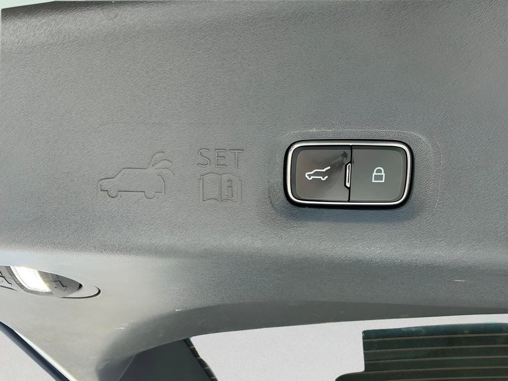 Certified 2025 Ford Expedition Active AWD/4WD image 20