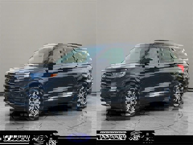 Certified 2022 Ford Explorer XLT w/ Equipment Group 202A image 7