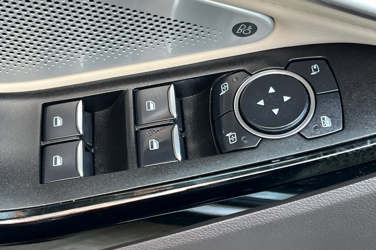 Certified 2022 Ford Explorer Platinum w/ Equipment Group 601A image 13