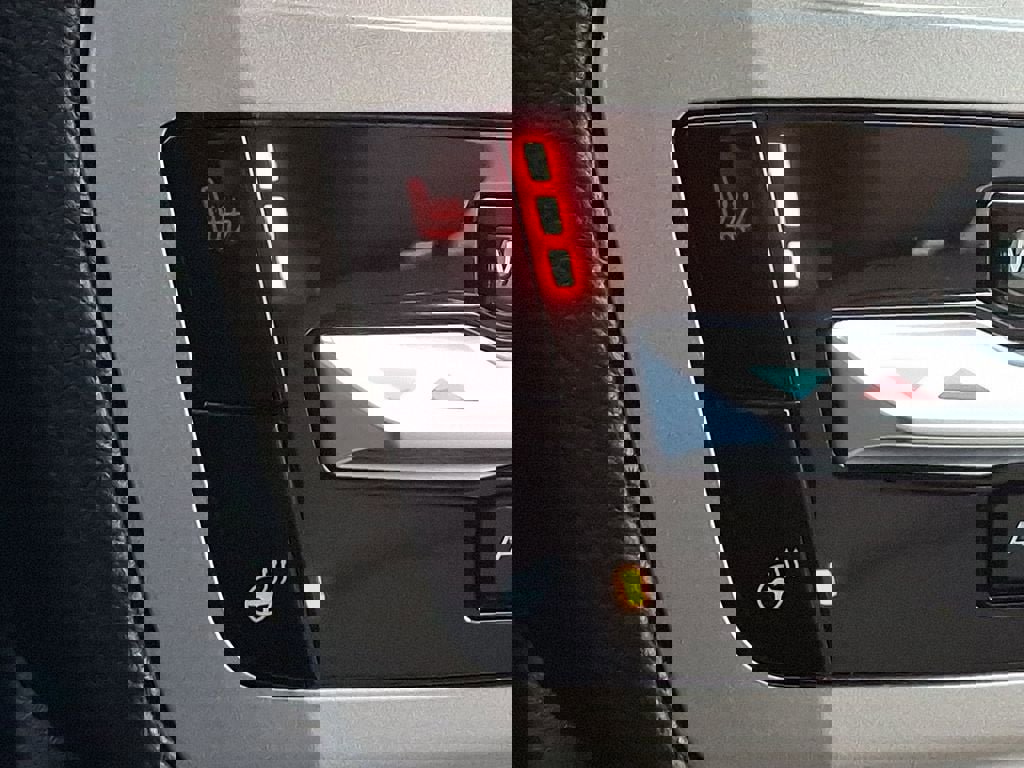 Certified 2023 Ford Explorer XLT w/ Equipment Group 202A image 24