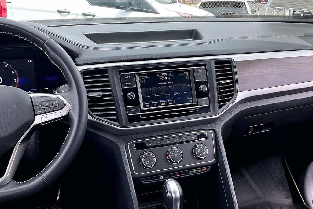 Used 2023 Volkswagen Atlas SE AWD/4WD image 5