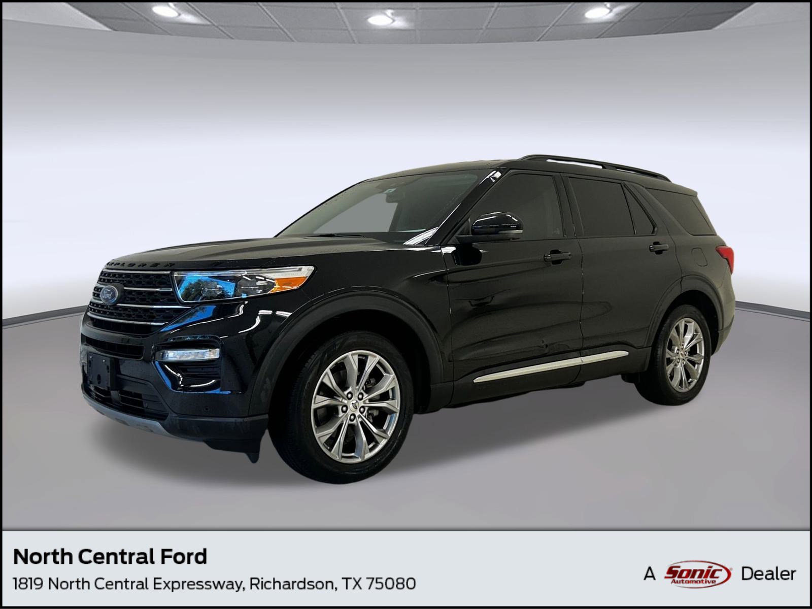 Certified 2022 Ford Explorer XLT w/ Equipment Group 202A image 1
