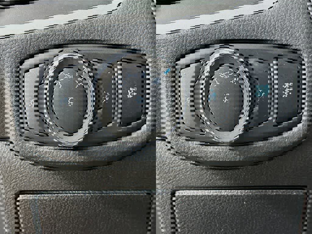 Certified 2022 Ford Edge SEL w/ Sport Appearance Package image 26