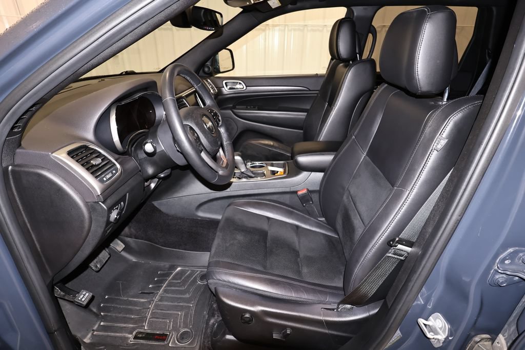 Used 2018 Jeep Grand Cherokee Laredo AWD/4WD image 13