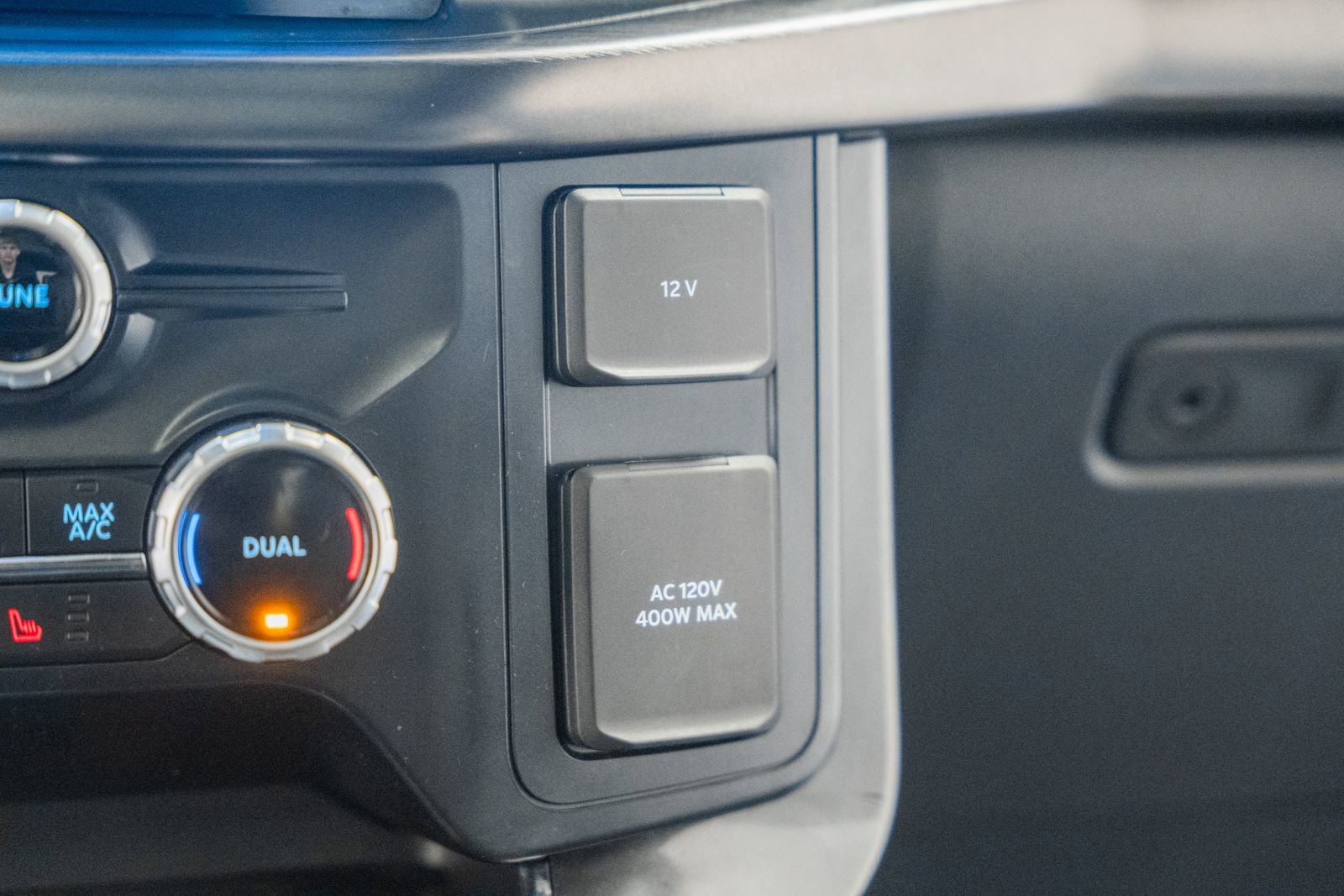 Certified 2022 Ford F150 Lariat w/ Equipment Group 502A High image 30