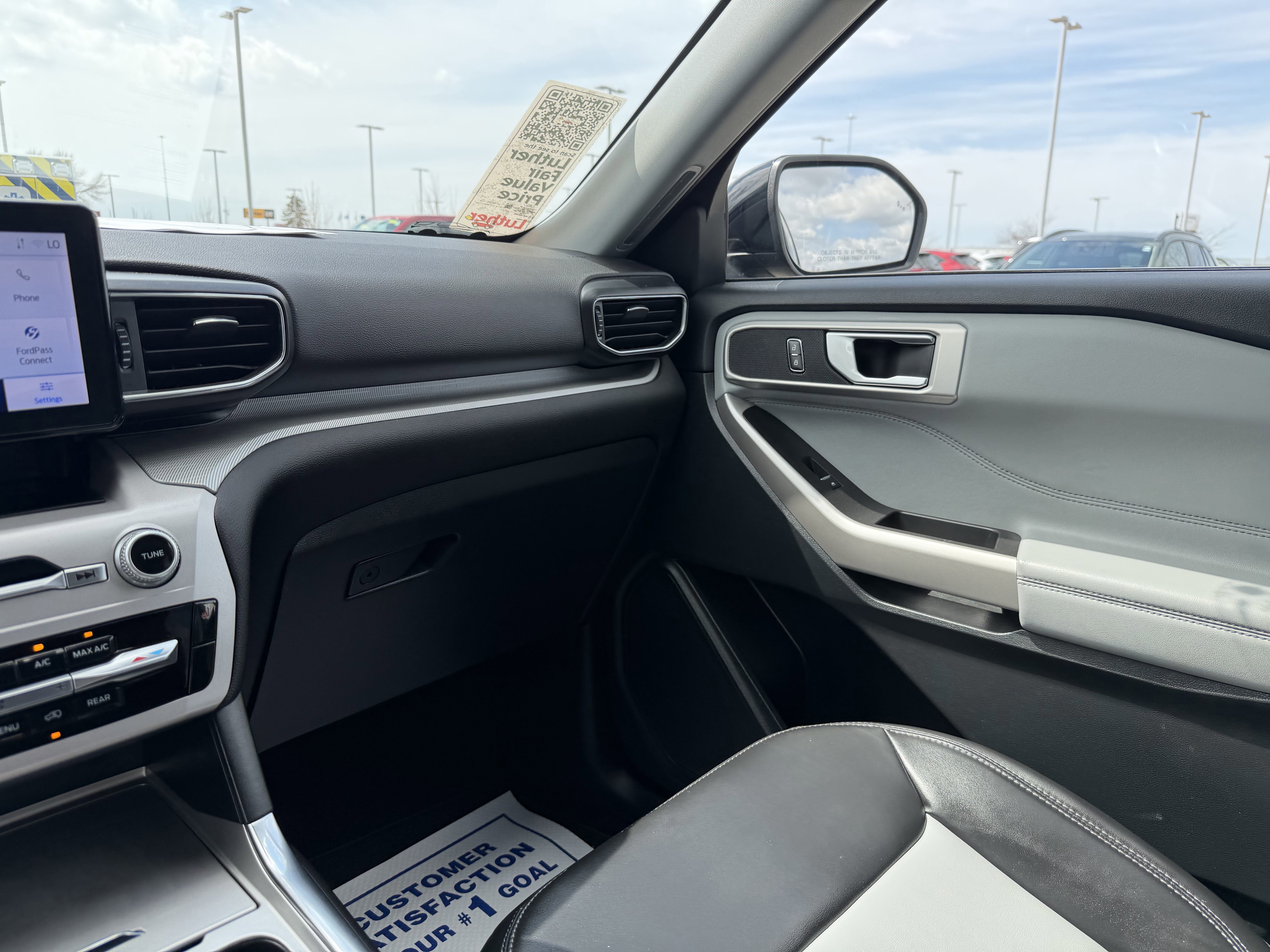 Certified 2023 Ford Explorer XLT w/ Equipment Group 202A AWD/4WD image 11