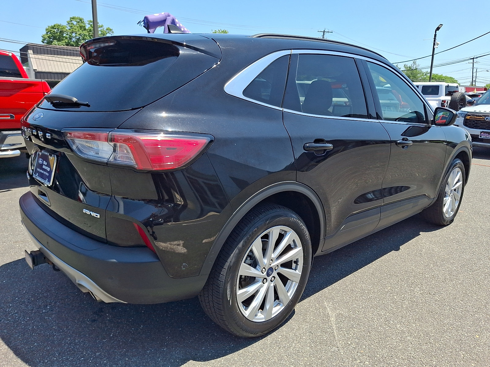 Certified 2022 Ford Escape Titanium w/ Titanium Elite Package AWD/4WD image 11