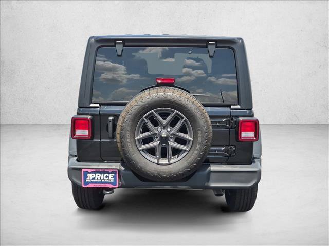 Used 2025 Jeep Wrangler Sport AWD/4WD image 7