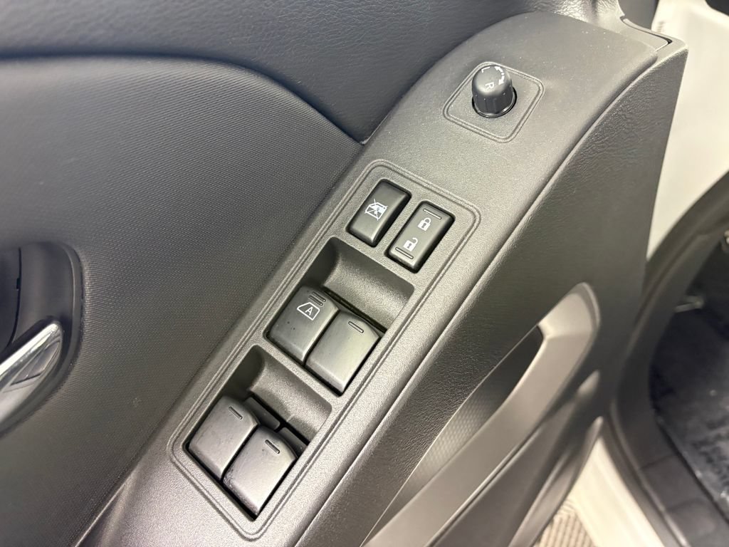 Used 2024 Nissan Frontier SV w/ SV Convenience Package AWD/4WD image 13