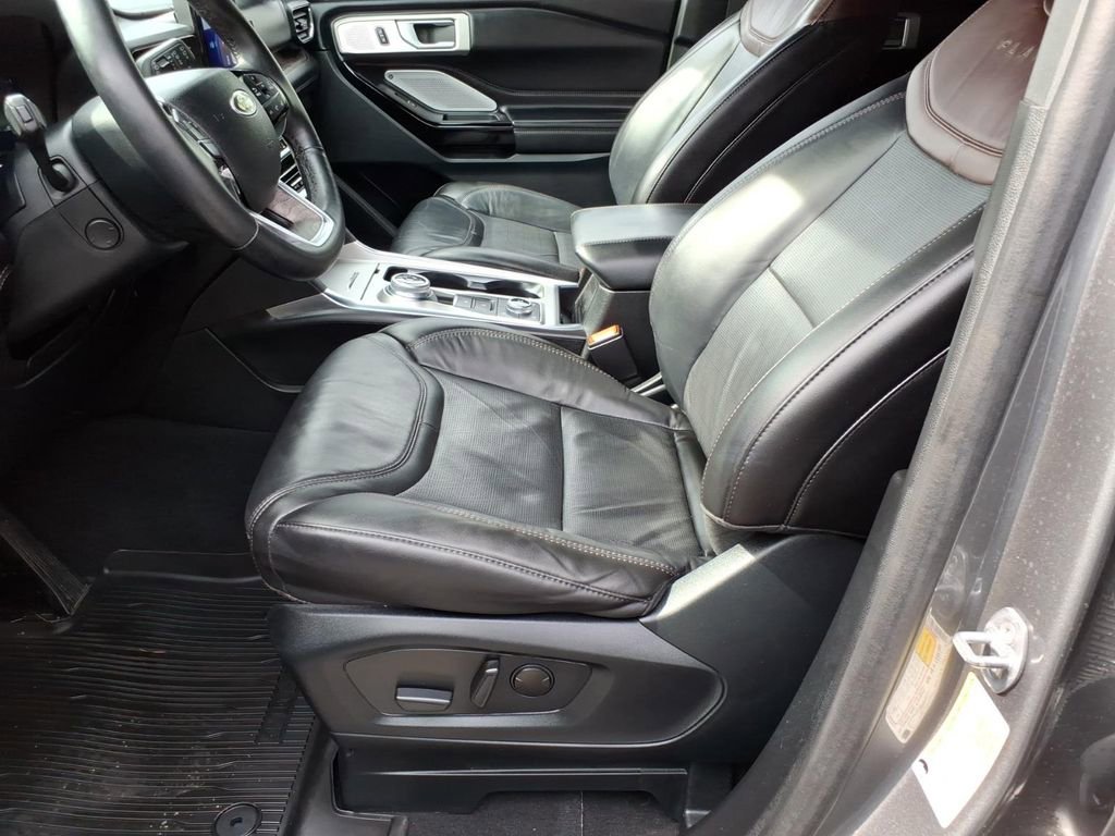Certified 2023 Ford Explorer Platinum w/ Technology Package AWD/4WD image 15