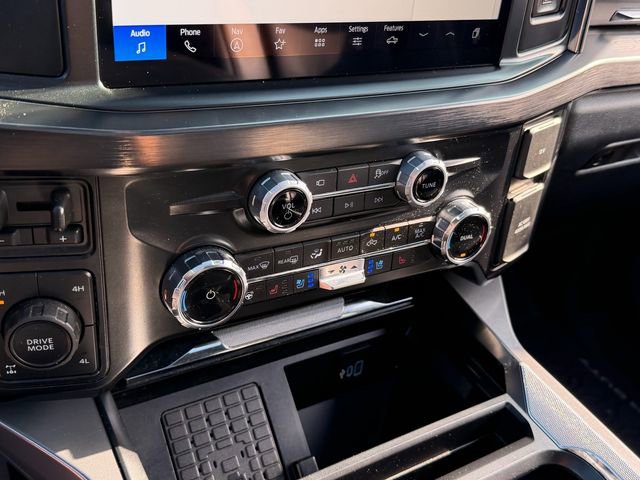 Certified 2025 Ford F250 Lariat w/ Black Appearance Package AWD/4WD image 21
