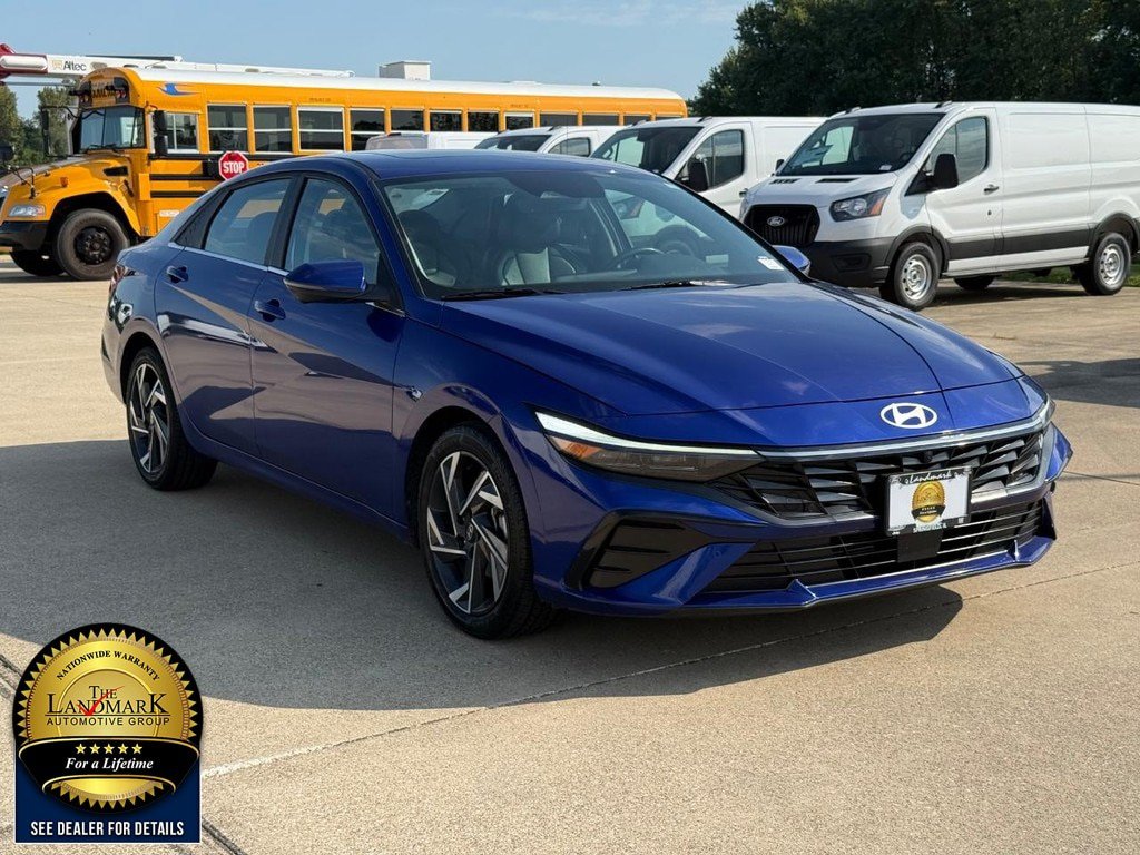 Used 2024 Hyundai Elantra Limited FWD image 3