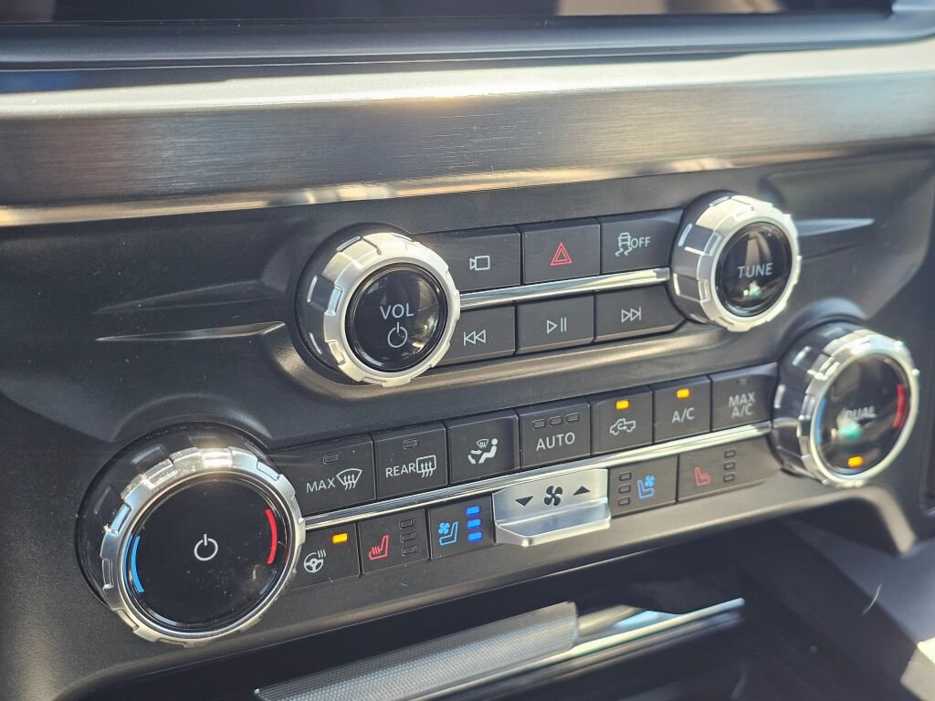 Certified 2025 Ford F350 Lariat AWD/4WD image 33