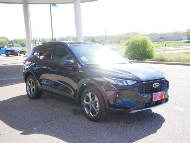 Certified 2025 Ford Escape ST-Line Select AWD/4WD image 3