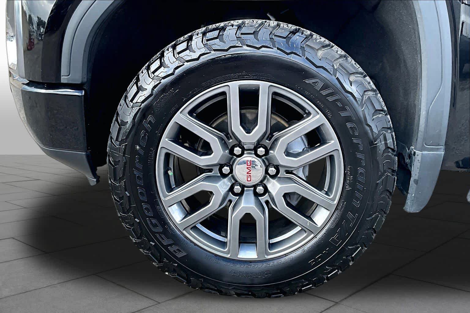 Used 2021 GMC Sierra 1500 AT4 w/ AT4 Premium Package AWD/4WD image 11
