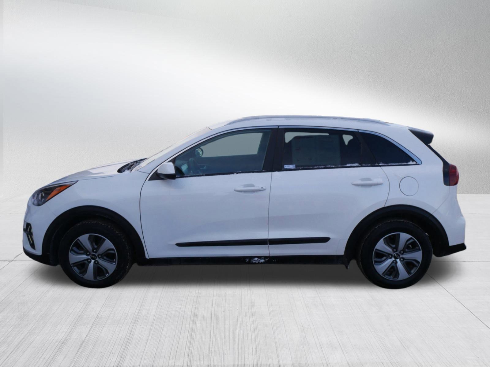 Used 2021 Kia Niro LX image 2