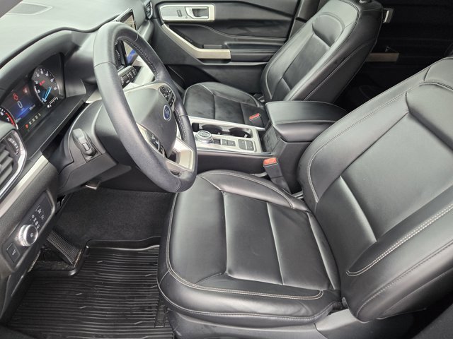 Certified 2022 Ford Explorer XLT w/ Equipment Group 202A RWD image 12