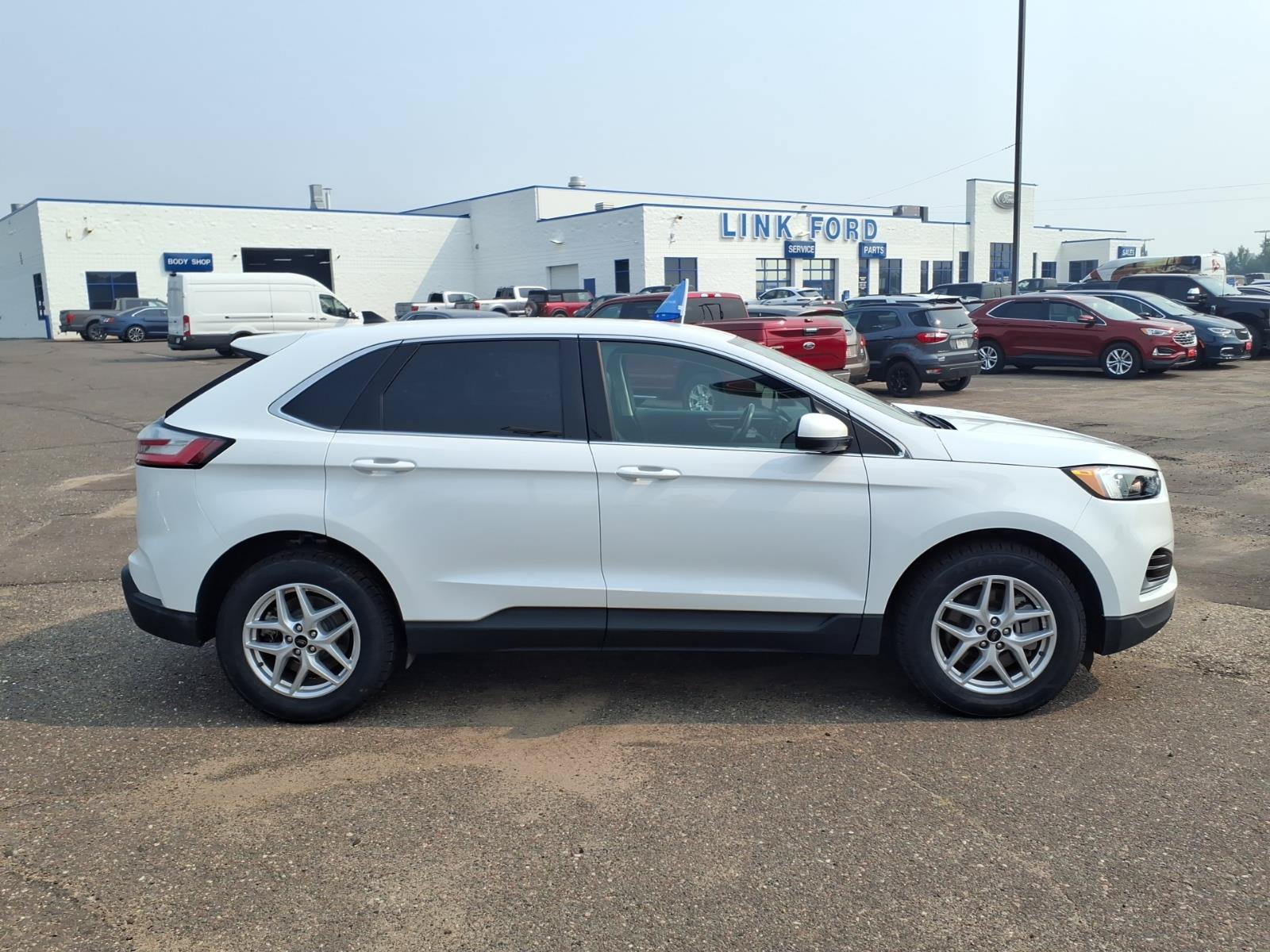 Certified 2024 Ford Edge SEL AWD/4WD image 7