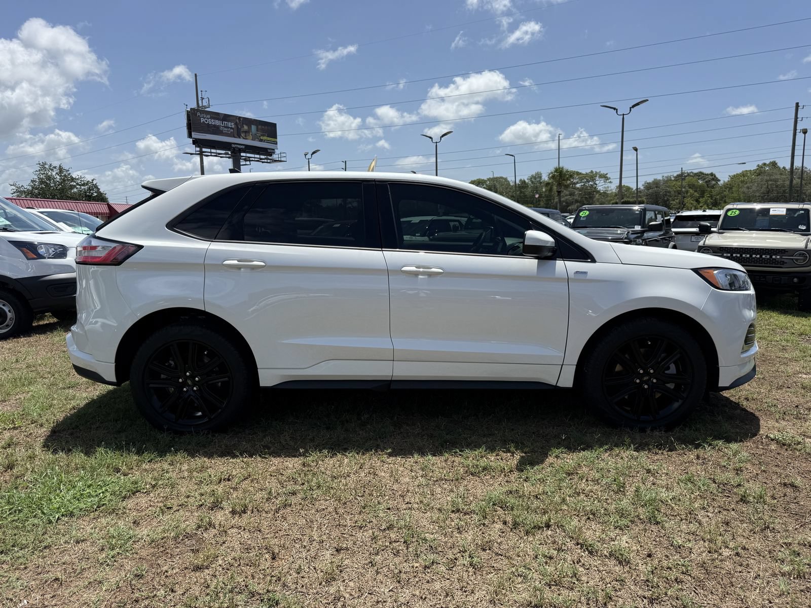 Certified 2024 Ford Edge ST-Line AWD/4WD image 3