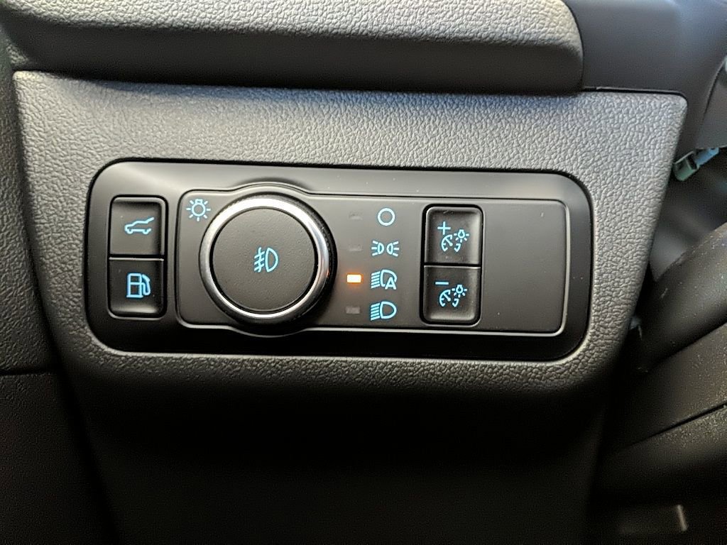 Certified 2025 Ford Escape Platinum image 24