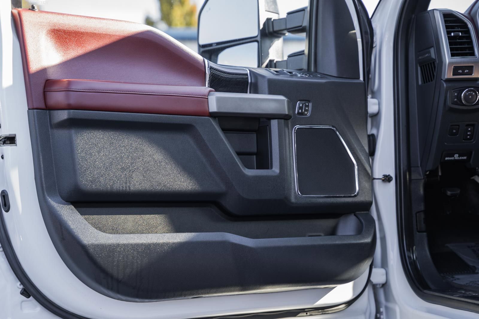 Certified 2022 Ford F450 Platinum w/ FX4 Off-Road Package image 47