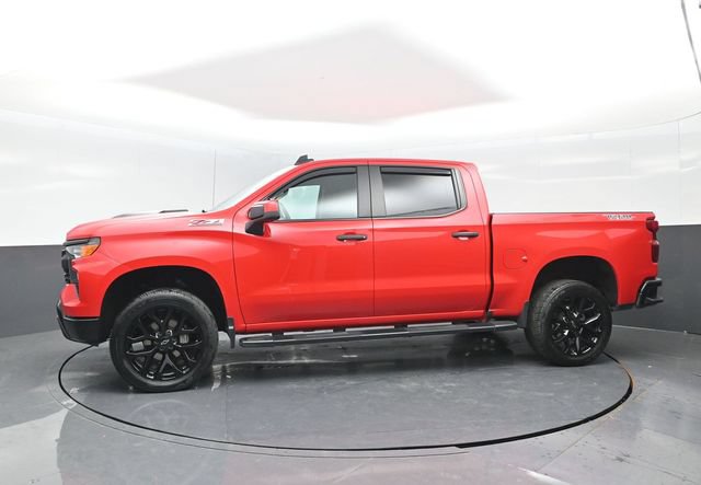 Used 2025 Chevrolet Silverado 1500 Custom Trail Boss AWD/4WD image 4