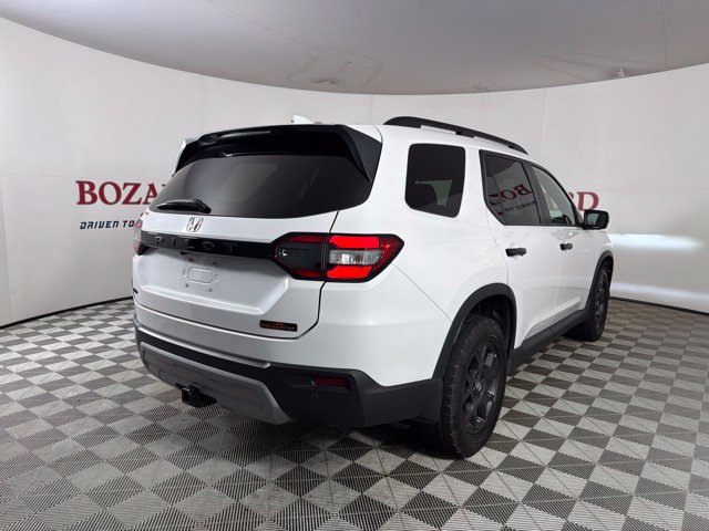Used 2025 Honda Pilot TrailSport image 14