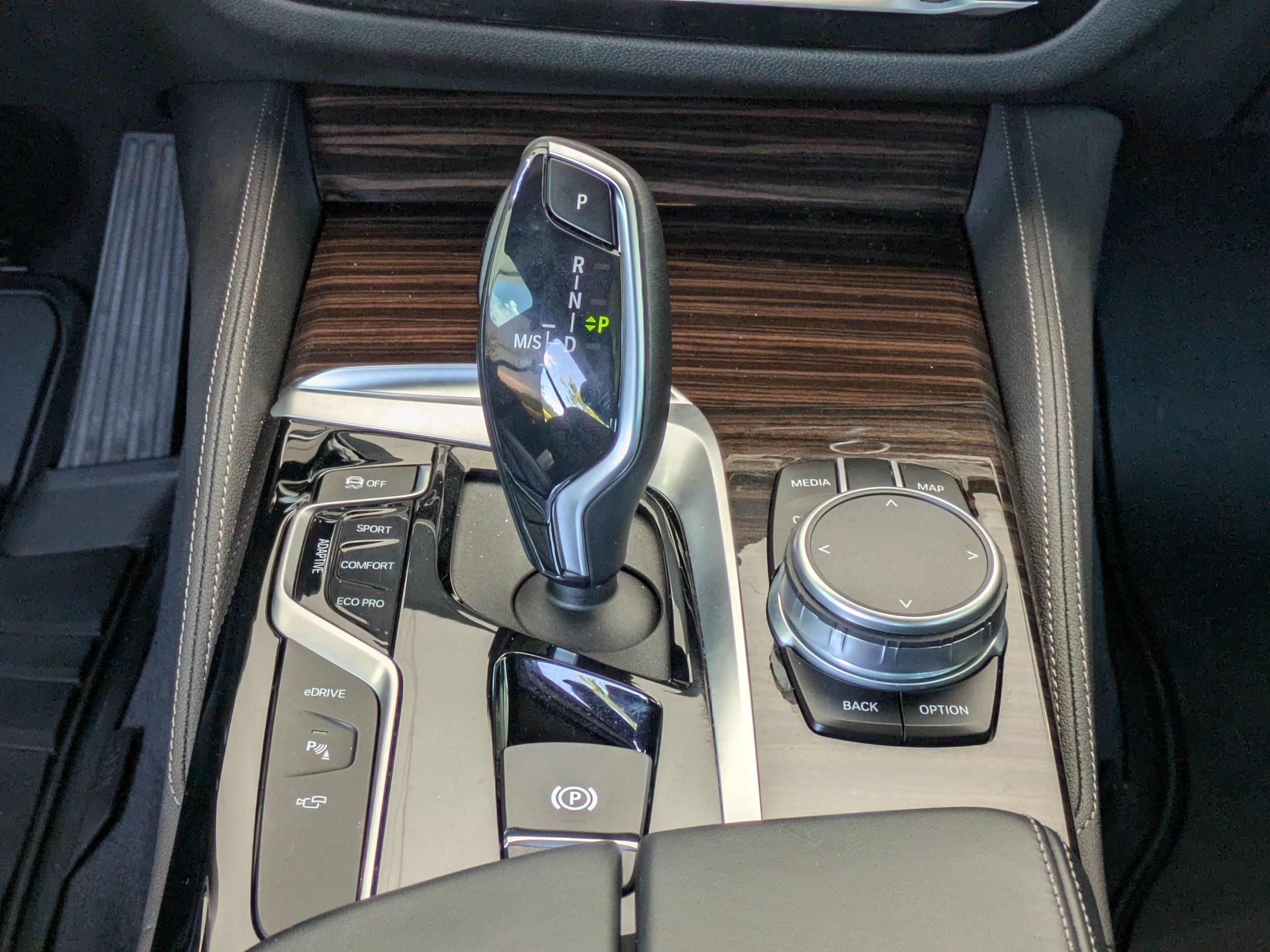 Used 2020 BMW 530e w/ Executive Package RWD image 19