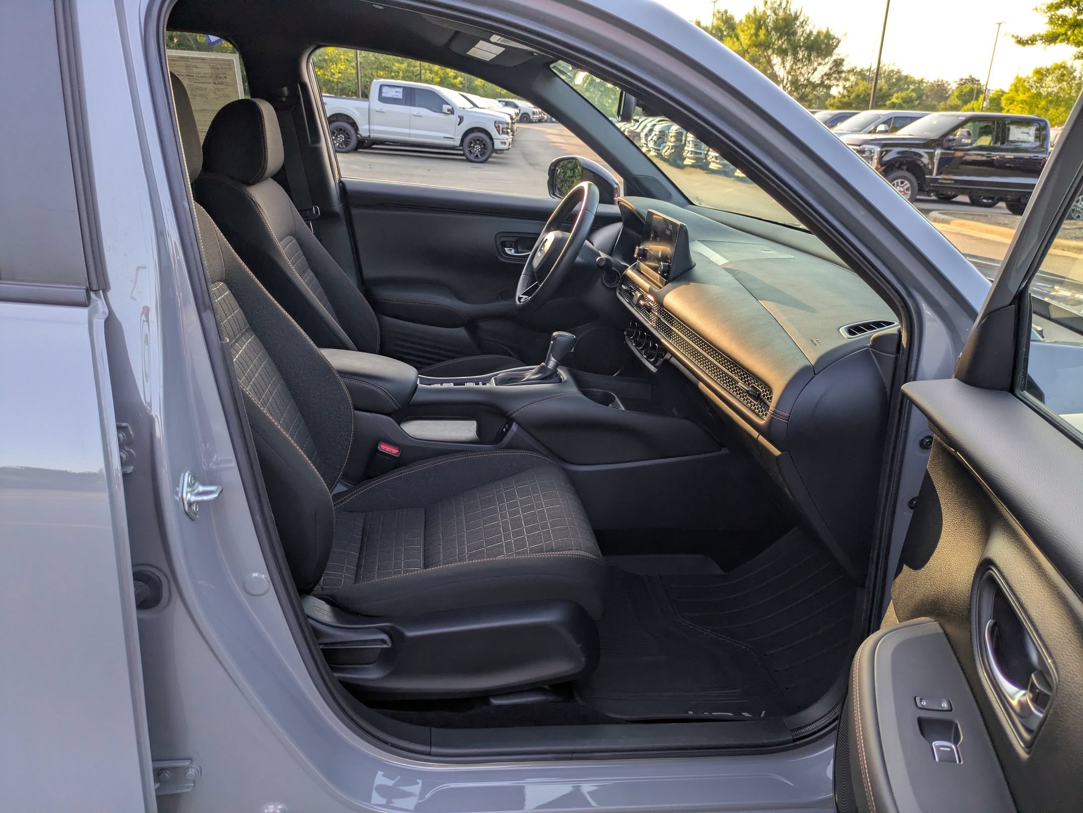 Used 2024 Honda HR-V Sport image 37