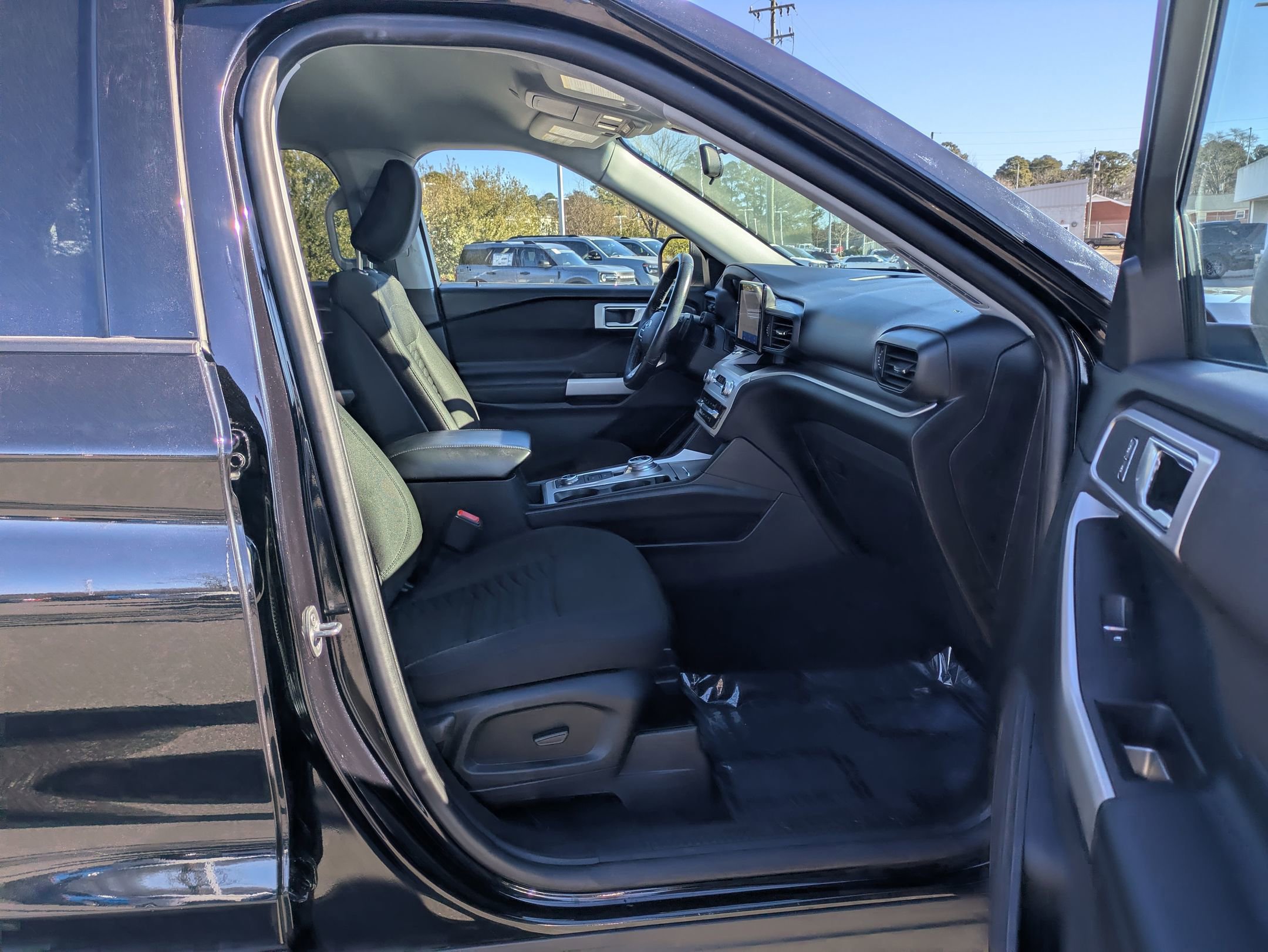 Certified 2020 Ford Explorer XLT w/ Comfort Package image 33
