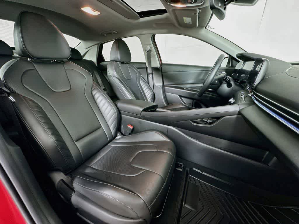 Used 2024 Hyundai Elantra Limited FWD image 13