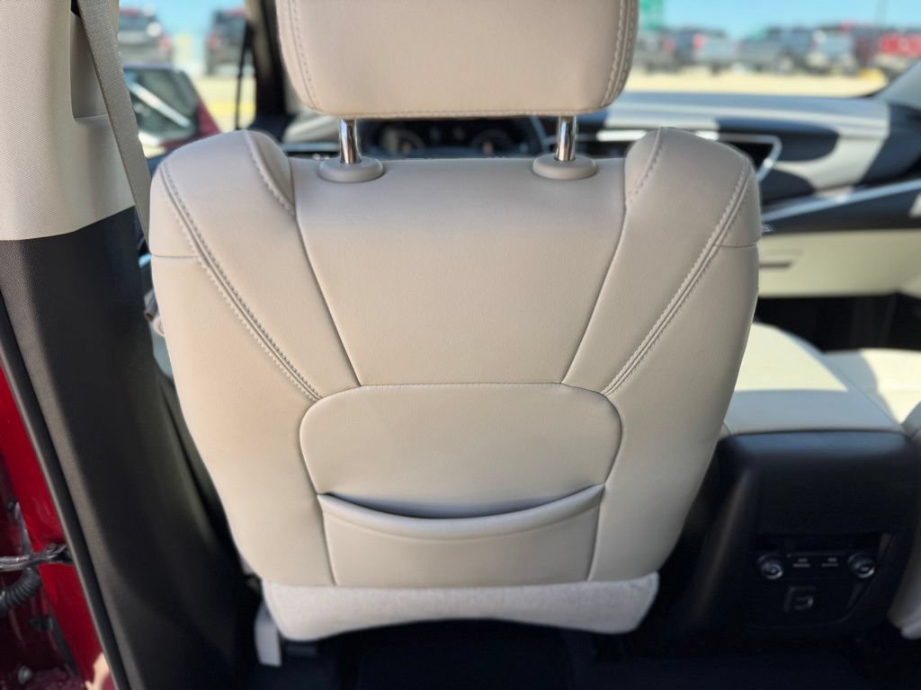 Used 2023 Buick Enclave Essence w/ Experience Buick Package AWD/4WD image 37