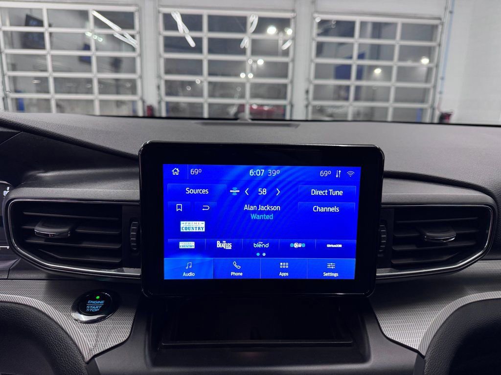 Certified 2020 Ford Explorer XLT w/ Equipment Group 202A image 21