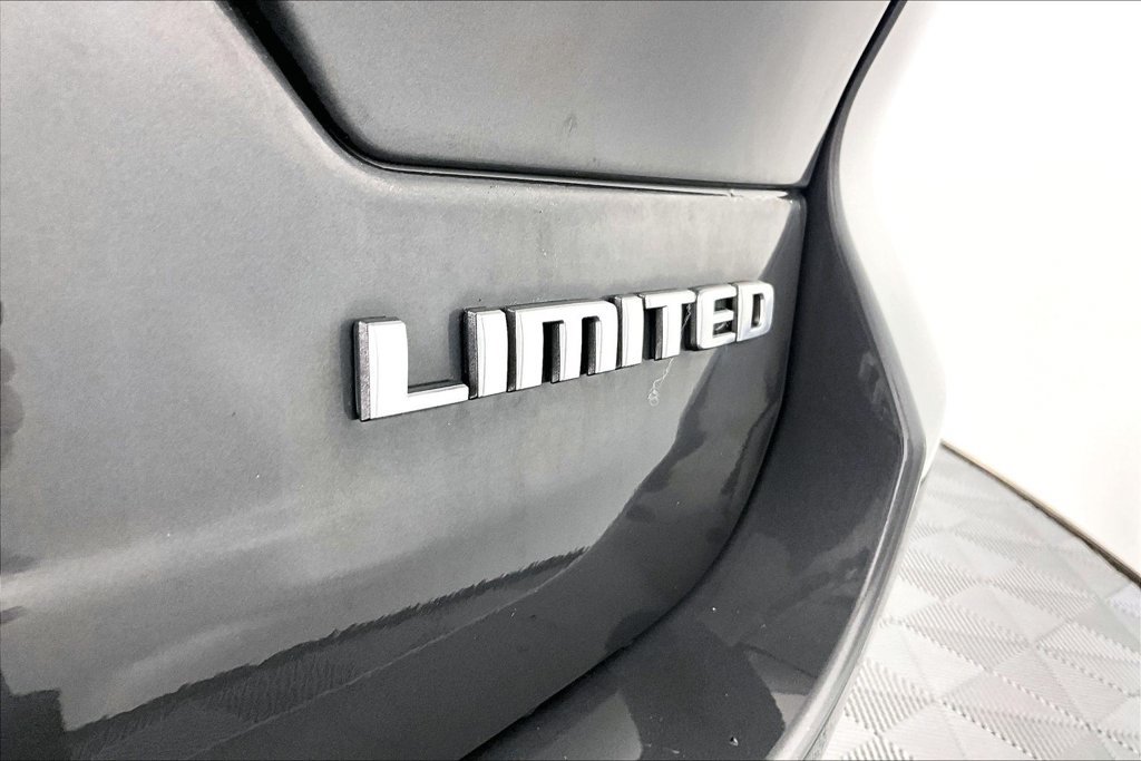 Used 2023 Jeep Grand Cherokee Limited RWD image 14