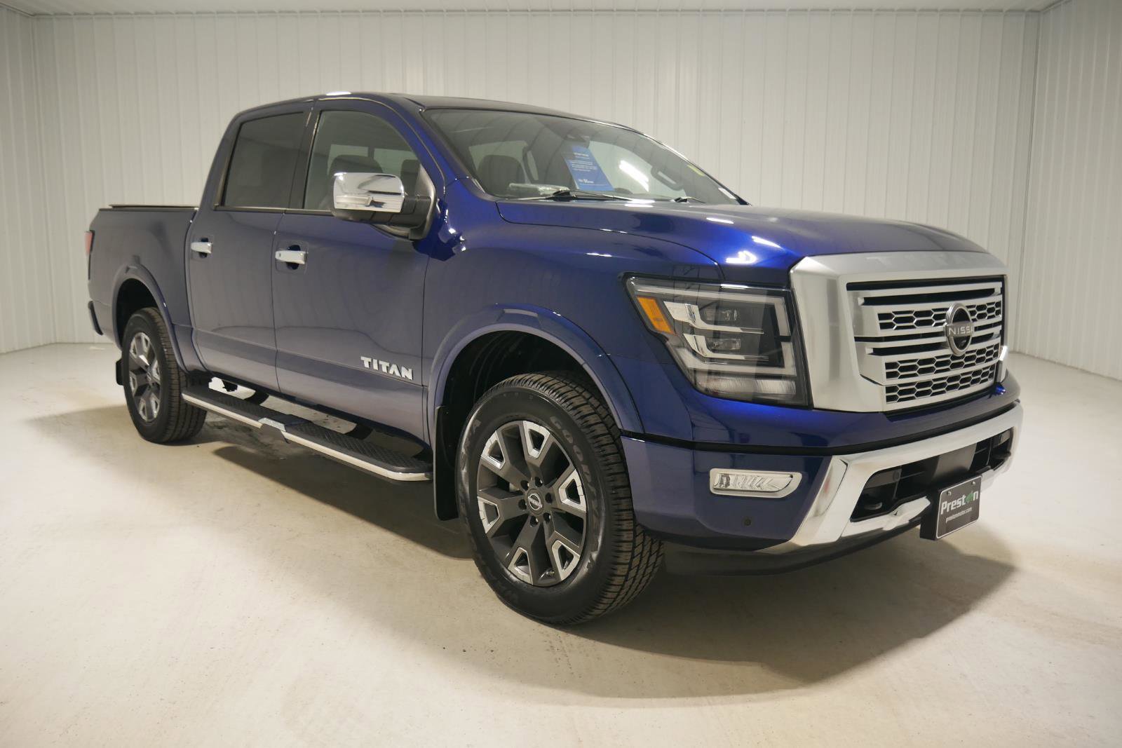 Used 2023 Nissan Titan Platinum Reserve w/ Moonroof Package image 3