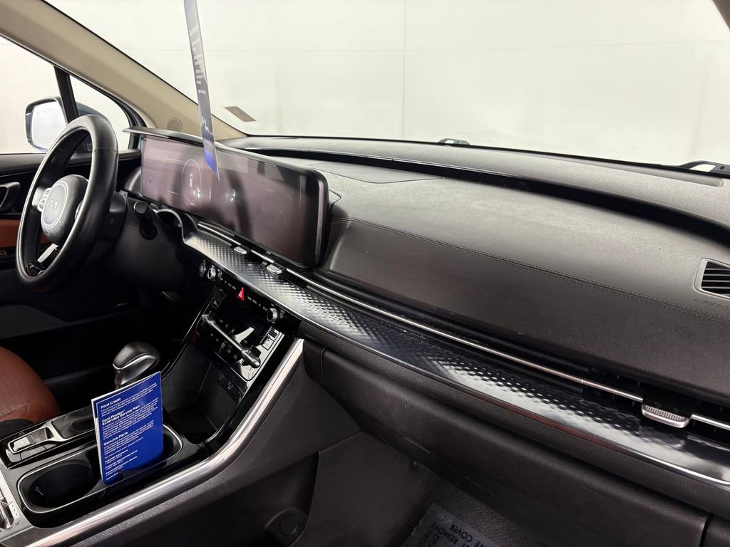 Used 2023 Kia Carnival SX Prestige image 39