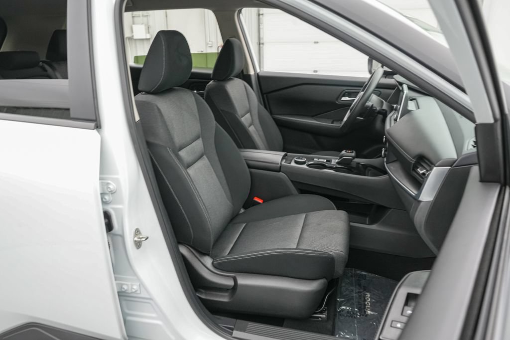 Used 2024 Nissan Rogue SV AWD/4WD image 20