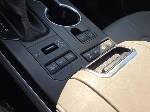 Used 2021 Toyota Highlander XLE image 28