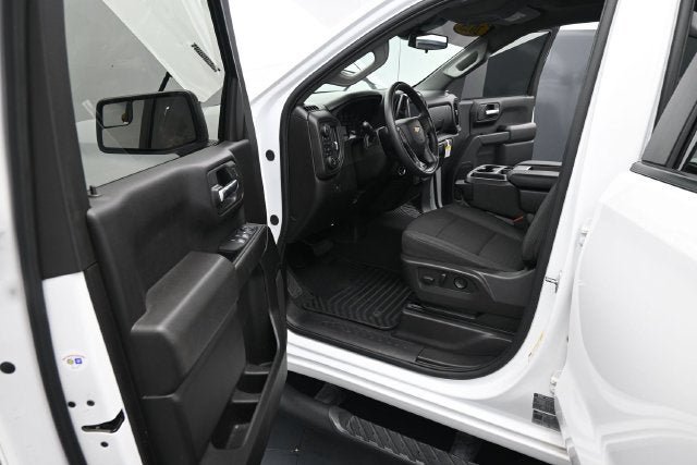 Used 2025 Chevrolet Silverado 1500 Custom w/ Turbomax Blackout Package AWD/4WD image 18